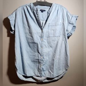 J.Crew Mercantile Light Wash Chambray Button-Up Shirt Size Medium